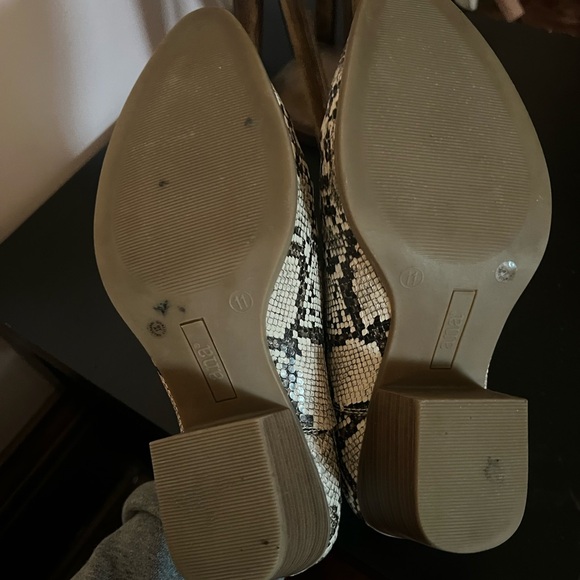 Snake Print Low Heeled Booties - Picture 4 of 4